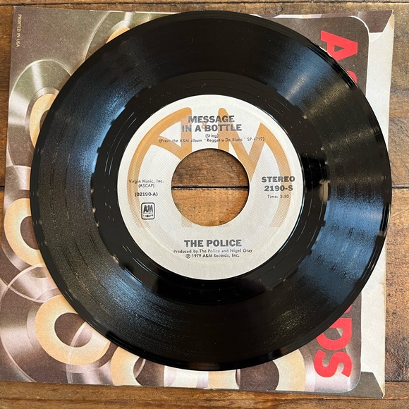 The Police - 45 RPM Message in a Bottle/Landlord. Cover is a poster. 1979 - Picture 6 of 7